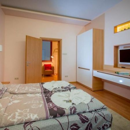 High Tech - Luxurious Apartment София Экстерьер фото
