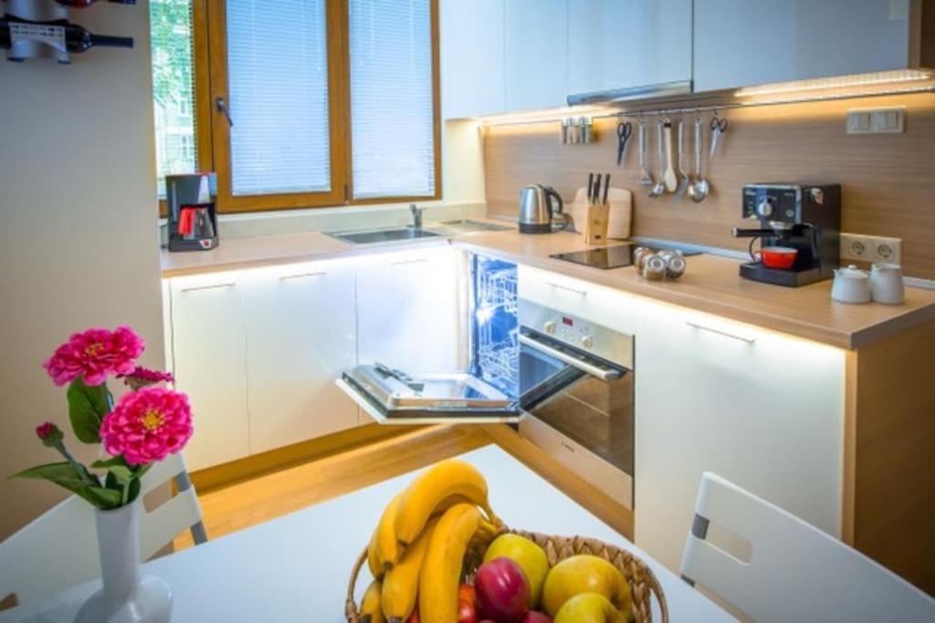 High Tech - Luxurious Apartment София Экстерьер фото